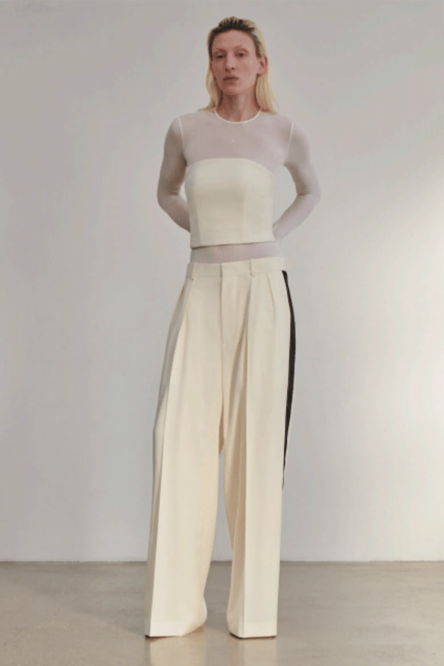 LOW RISE TUXEDO TROUSER